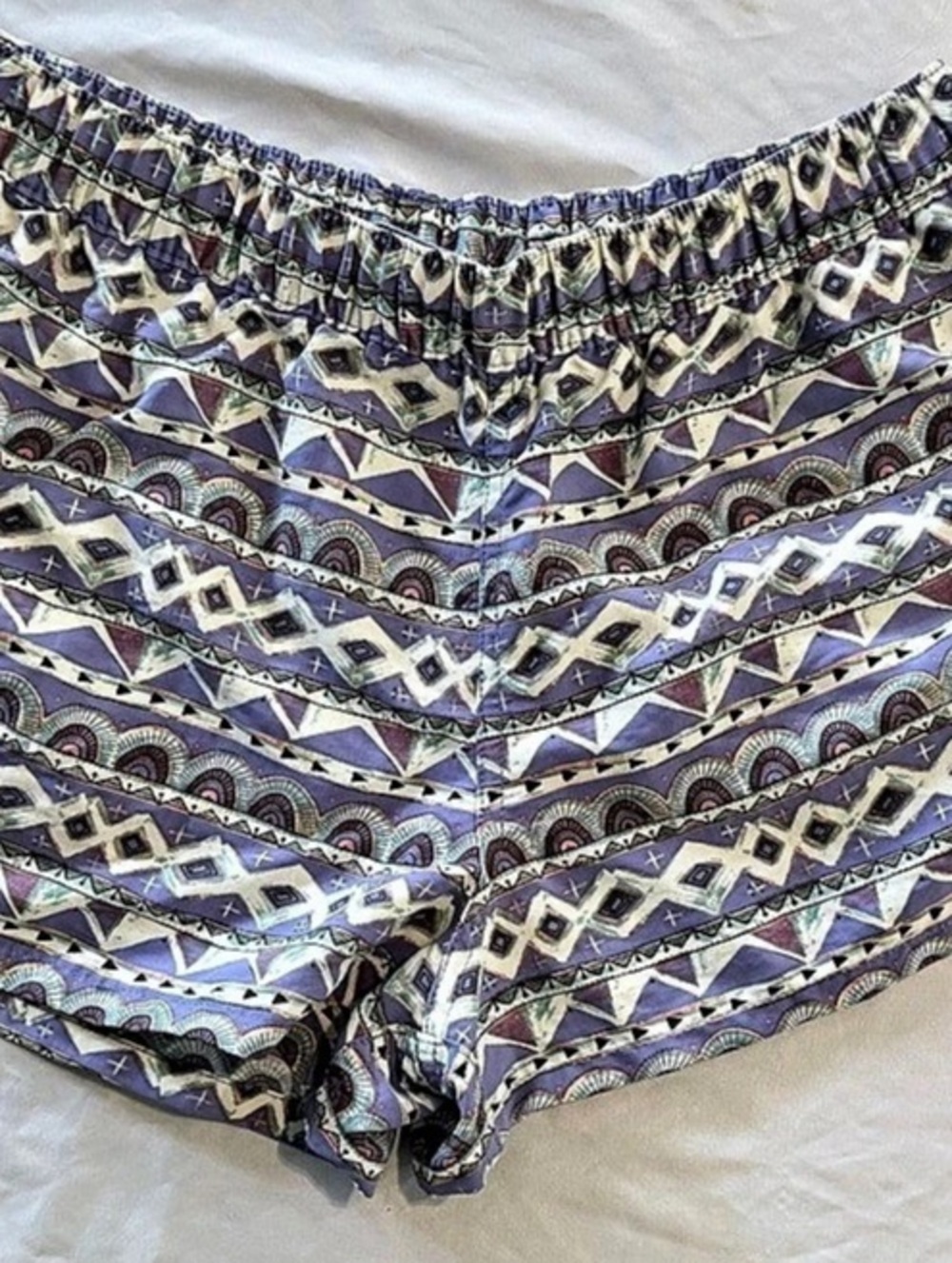 Patagonia Women’s Purple Geometric Shorts Elastic Waist Pockets Size M 3” Inseam